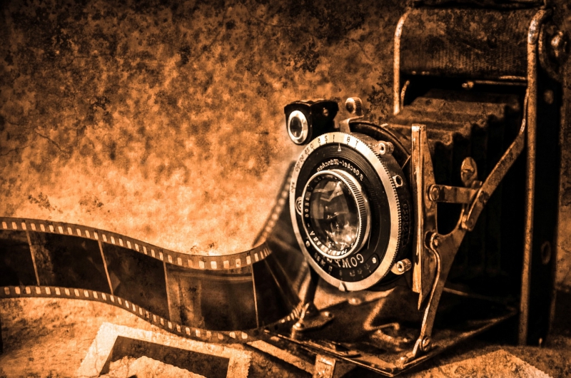 photographe-TOUDON-min_light-wood-night-camera-photography-vintage-1245236-pxhere.com